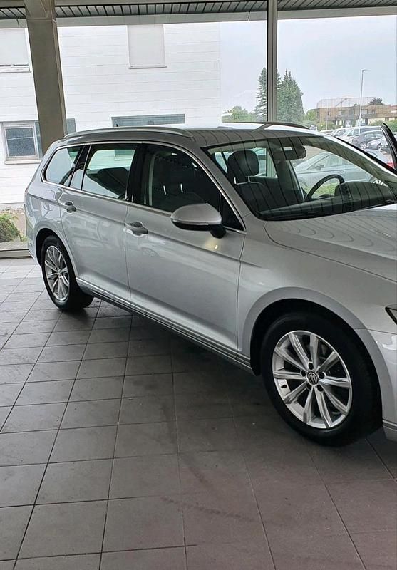 Gebraucht VW Passat Highline 150 PS (110 kW) 2017 Silber Kombi