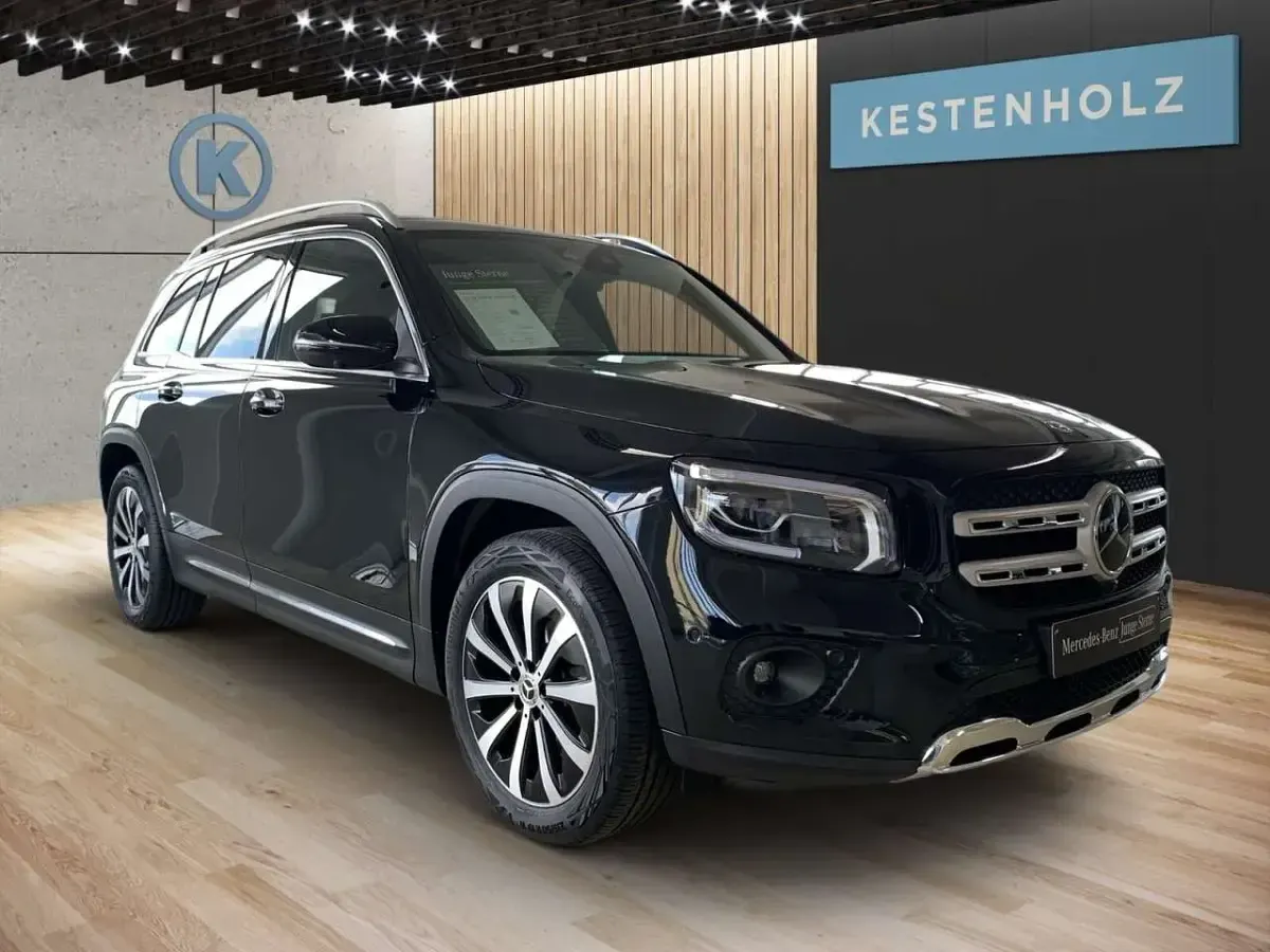 Gebraucht Mercedes GLB200 150 PS (110 kW) 2023 Lack kosmosschwarz SUV