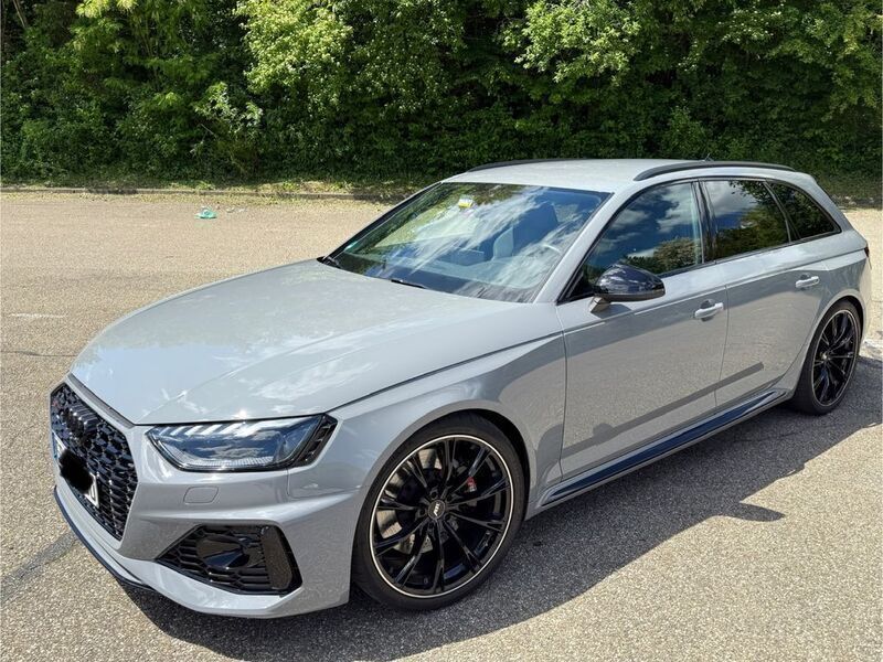 Grau Gebraucht 2022 Audi RS4 Sport Kombi | 67.900 € (Guter Preis) - Bild 1/4