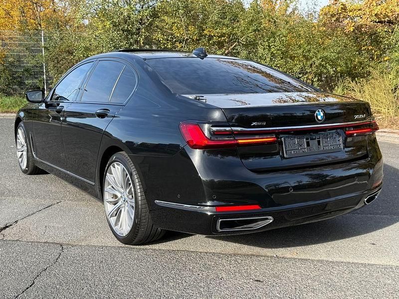 Gebraucht BMW 750 Performance 400 PS (294 kW) 2020 Schwarz Limousine