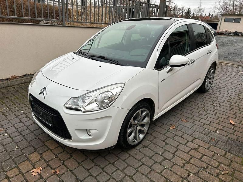 Weiß Gebraucht 2010 Citroën C3 Exclusive Limousine | 5.195 € (Teuer) - Bild 1/4