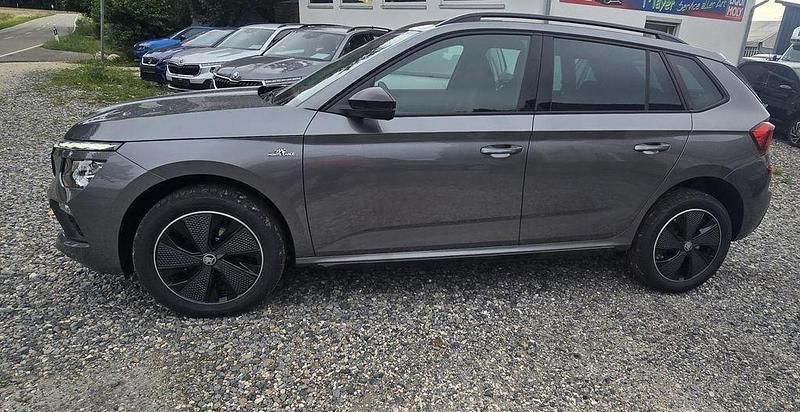 Grau Neu 2025 Skoda Kamiq Monte Carlo SUV | 30.550 € (Fairer Preis) - Bild 1/4