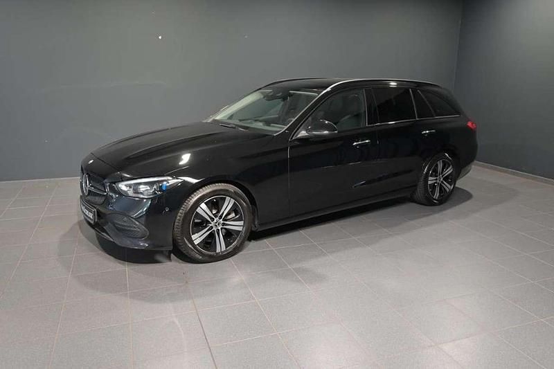 Schwarz unilack schwarz Gebraucht 2022 Mercedes C300 Avantgarde Kombi | 27.900 € (Guter Preis) - Bild 1/4
