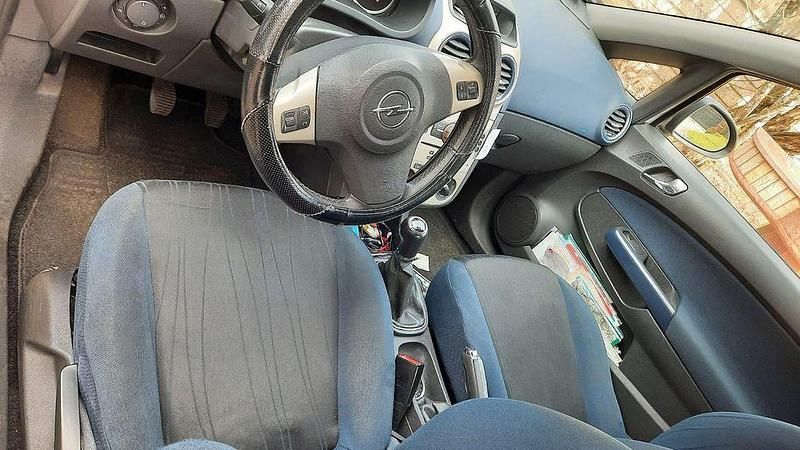 Gebraucht Opel Corsa 80 PS (58 kW) 2006 Silber Kleinwagen