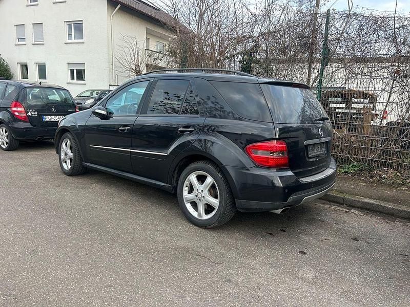 Gebraucht Mercedes ML280 190 PS (139 kW) 2008 Schwarz SUV