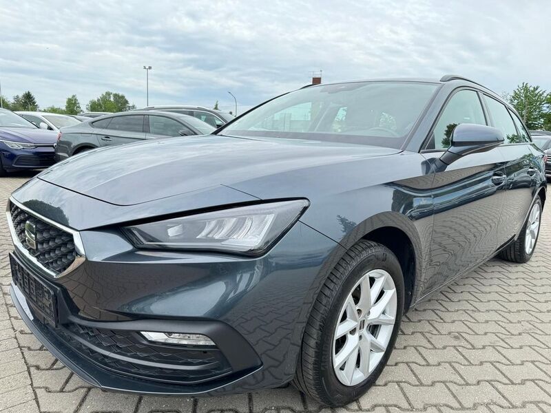 Grau Gebraucht 2021 Seat Leon Style Limousine | 12.290 € (Superpreis) - Bild 1/4