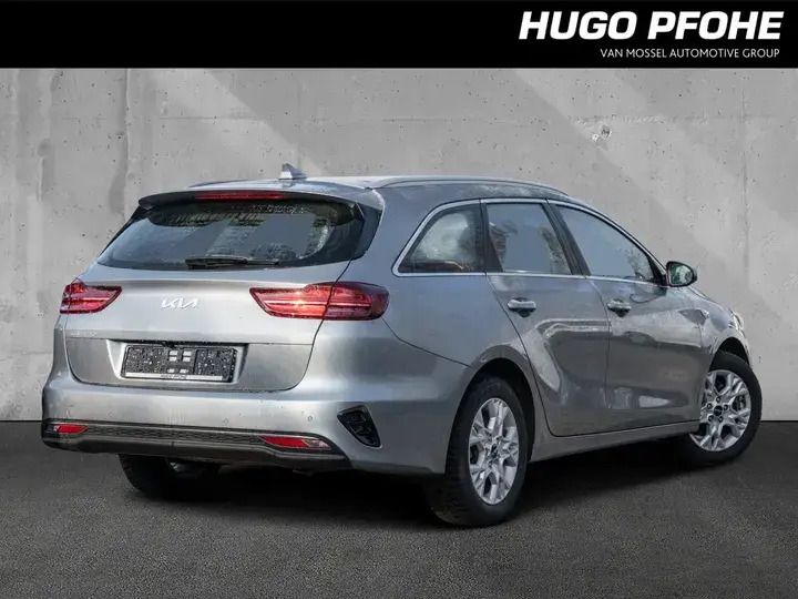 Gebraucht Kia Ceed Vision 160 PS (117 kW) 2023 Silber Kleinwagen