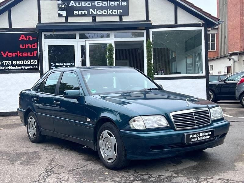 Grün Gebraucht 1998 Mercedes C180 Classic Limousine | 2.990 € (Superpreis) - Bild 1/4