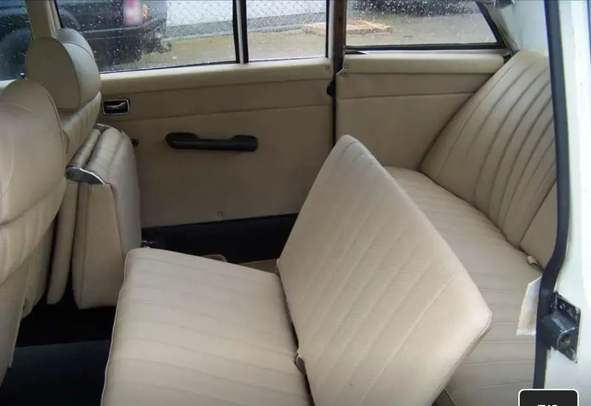 Gebraucht Mercedes W115 1971 Weiß Limousine