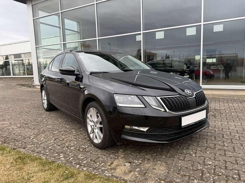 Gebraucht Skoda Octavia Drive 116 PS (85 kW) 2017 Schwarzmagic perleffekt Kleinwagen