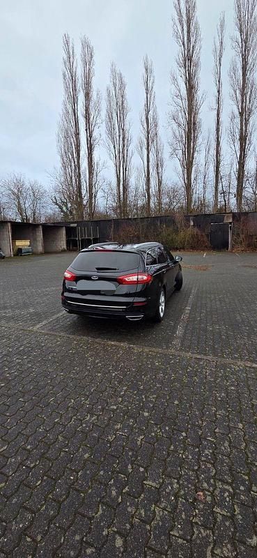 Gebraucht Ford Mondeo Titanium 179 PS (131 kW) 2016 Schwarz Kombi