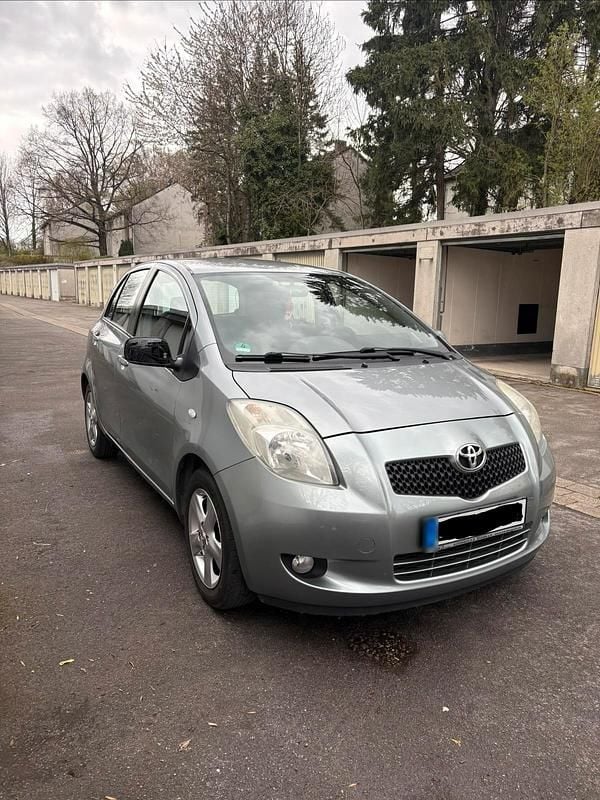 Gebraucht Toyota Yaris 87 PS (63 kW) 2005 Grau Kleinwagen