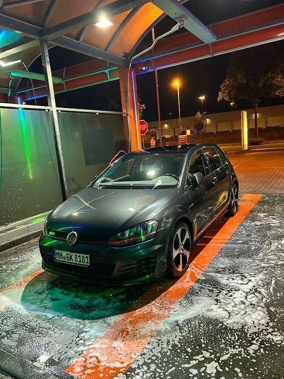 Grau Gebraucht 2016 VW Golf GTI Limousine | 17.000 € (Guter Preis) - Bild 1/4