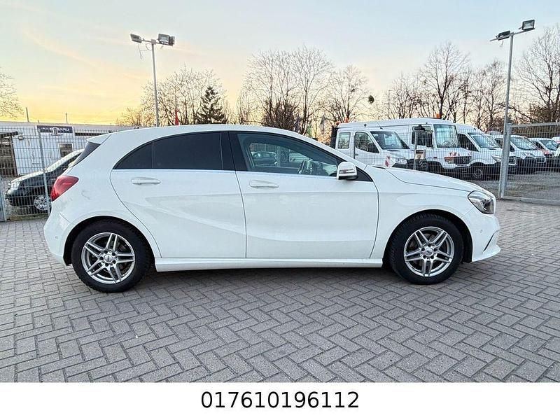 Gebraucht Mercedes A180 122 PS (89 kW) 2016 Weiß Limousine