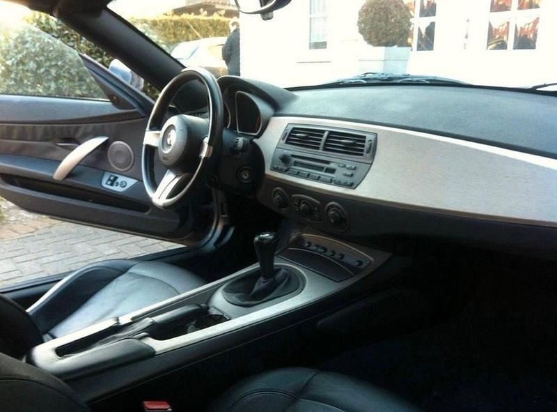 Gebraucht BMW Z4 Sport Line 170 PS (125 kW) 2004 Schwarz Cabrio