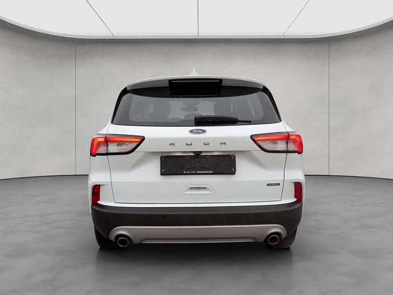Gebraucht Ford Kuga Titanium 224 PS (164 kW) 2022 Weiß SUV