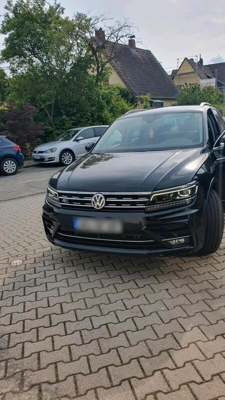 Schwarz Gebraucht 2018 VW Tiguan R-line SUV | 23.000 € (Guter Preis) - Bild 1/4