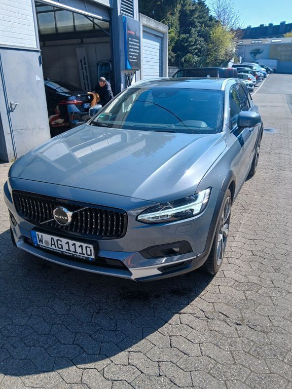 Grau Gebraucht 2020 Volvo V90 CC Pro Kombi | 37.900 € (Superpreis) - Bild 1/4