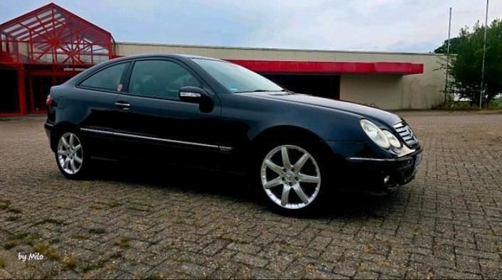 Gebraucht Mercedes C160 122 PS (89 kW) 2005 Schwarz Coupé