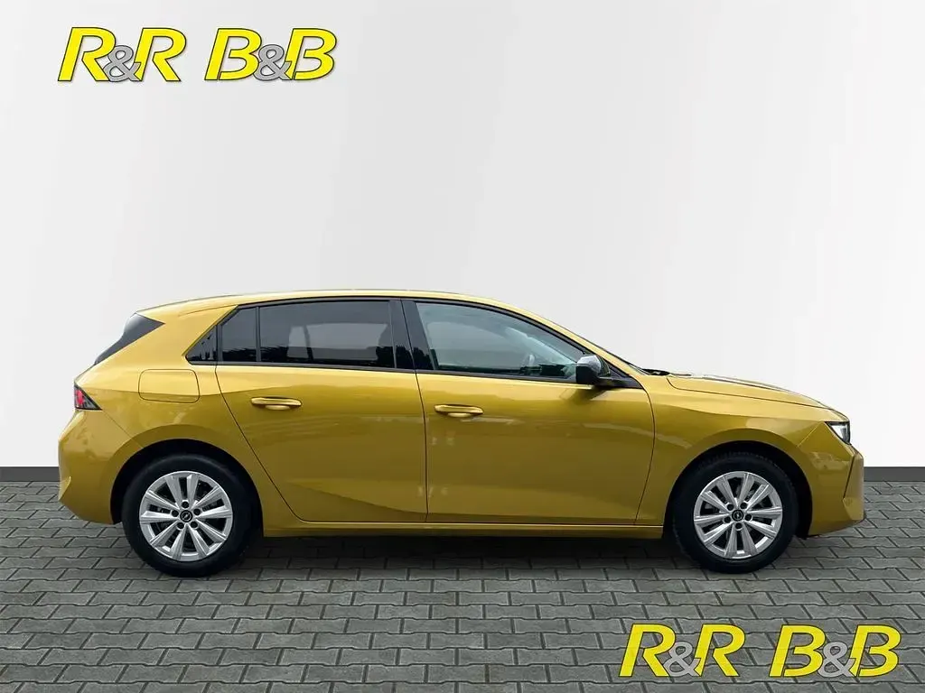 Gebraucht Opel Astra Elegance 131 PS (96 kW) 2025 Gelb Kleinwagen
