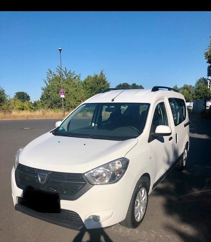 Weiß Gebraucht 2018 Dacia Dokker Van | 8.950 € (Fairer Preis) - Bild 1/4