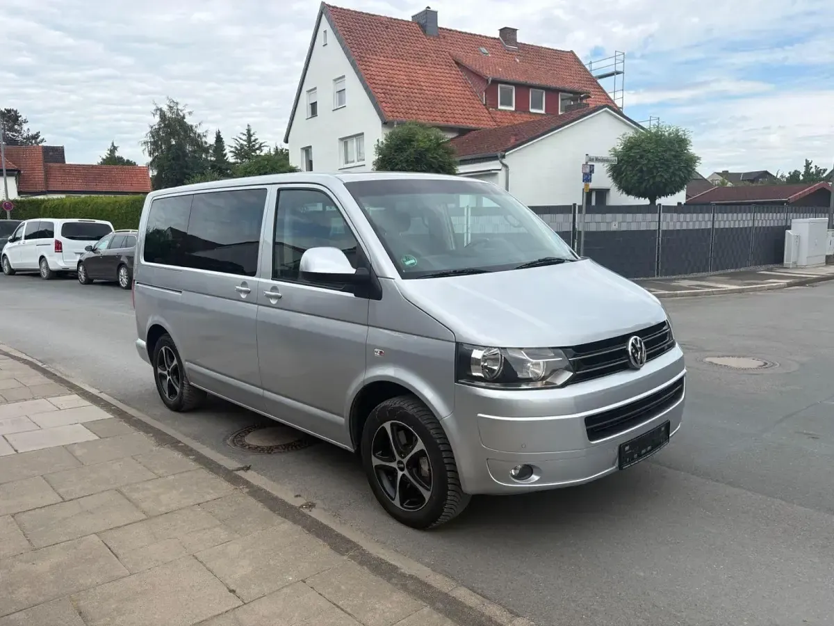 Gebraucht VW Multivan Match 179 PS (131 kW) 2012 Silber Van / Kleinbus