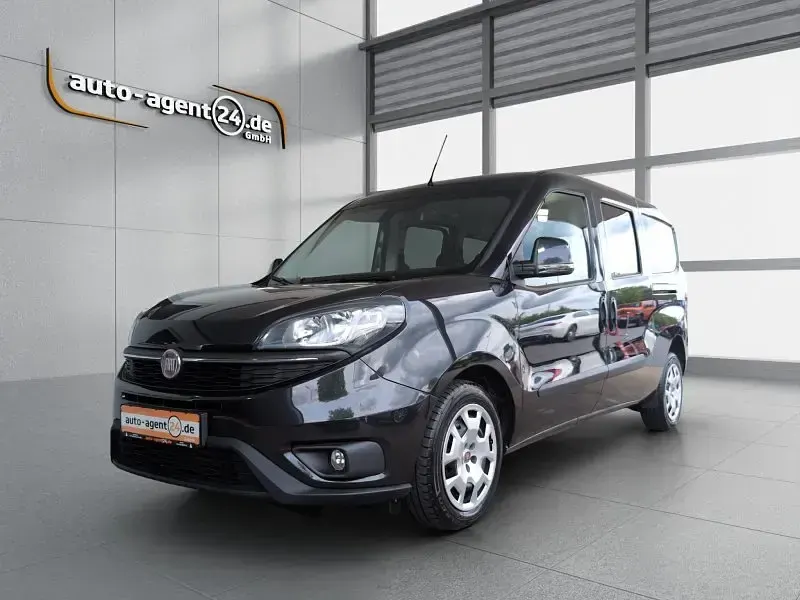 Gebraucht Fiat Doblò 120 PS (88 kW) 2022 Schwarz metallic Van / Kleinbus