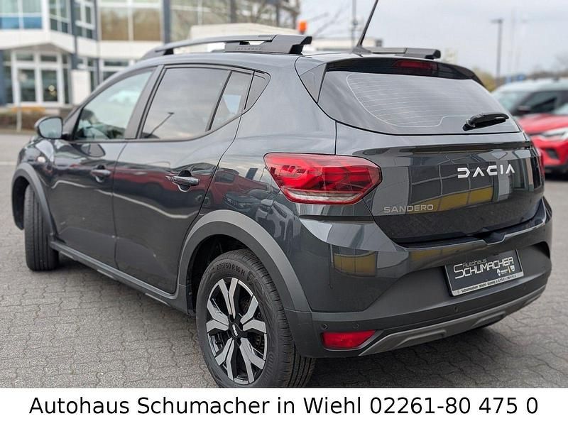 Gebraucht Dacia Sandero Expression 110 PS (80 kW) 2023 Grau Kleinwagen