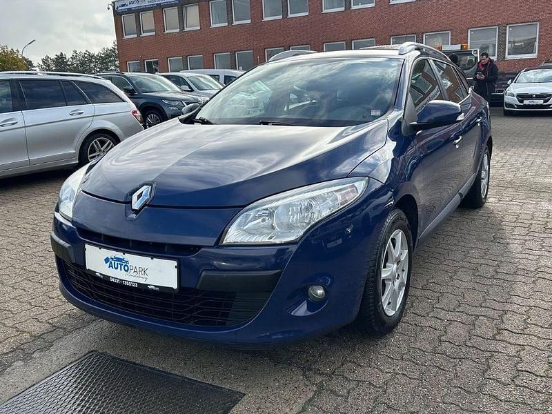 Beige Gebraucht 2010 Renault Mégane III Expression Limousine | 2.480 € (Guter Preis) - Bild 1/4