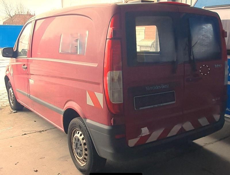 Gebraucht Mercedes Vito 95 PS (69 kW) 2011 Rot