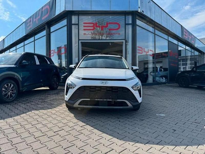 Gebraucht Hyundai Bayon Trend 101 PS (74 kW) 2024 Weiß SUV