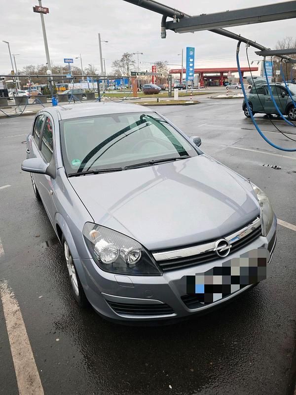 Grau Gebraucht 2004 Opel Astra Kleinwagen | 1.849 € (Fairer Preis) - Bild 1/4