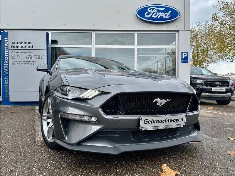 Carbonized gray/asher gray Gebraucht 2021 Ford Mustang GT Fastback Coupé | 39.990 € (Superpreis) - Bild 1/4