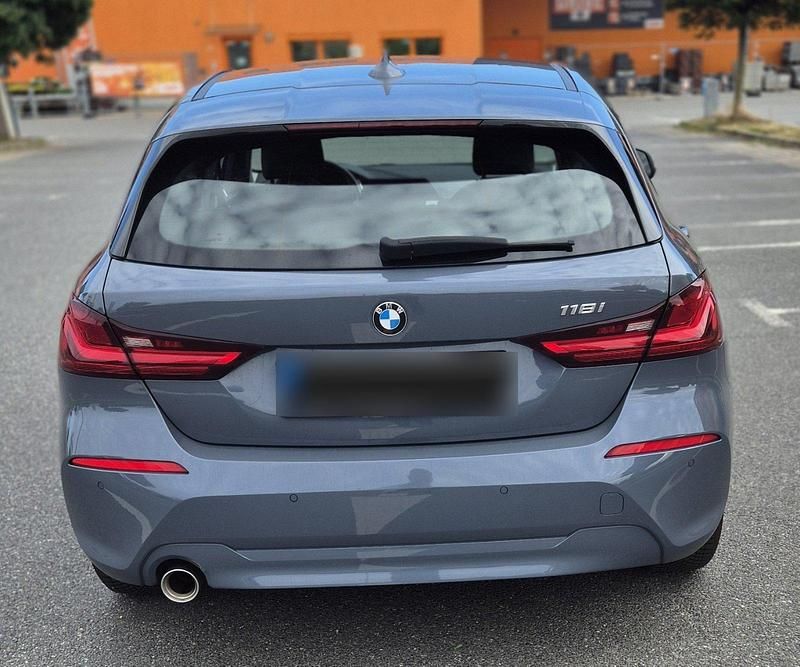 Gebraucht BMW 118 Advantage 140 PS (102 kW) 2019 Grau Kleinwagen