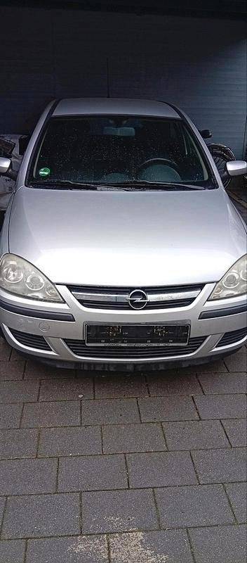 Usata Opel Corsa 75 CV (55 kW) 2004 Argento Utilitaria