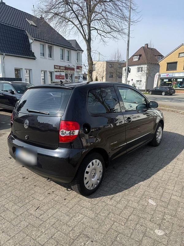Gebraucht VW Fox Refresh 54 PS (39 kW) 2009 Schwarz Kleinwagen