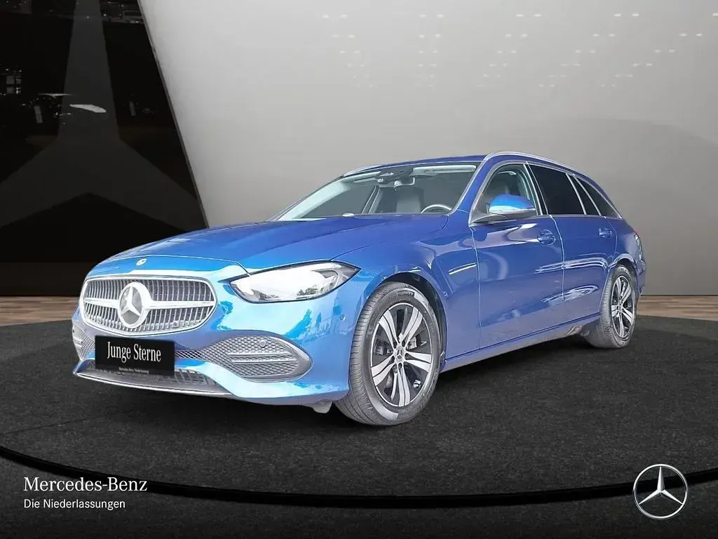 Gebraucht Mercedes C220 Avantgarde 200 PS (147 kW) 2025 Blau Limousine