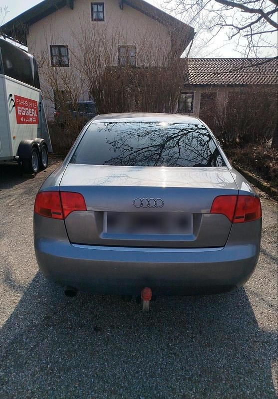 Gebraucht Audi A4 102 PS (75 kW) 2005 Silber Limousine