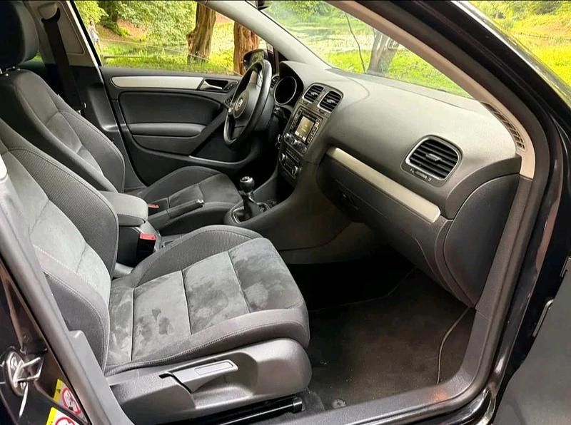 Schwarz Gebraucht 2010 VW Golf VI Kleinwagen | 7.600 € (Teuer) - Bild 1/4