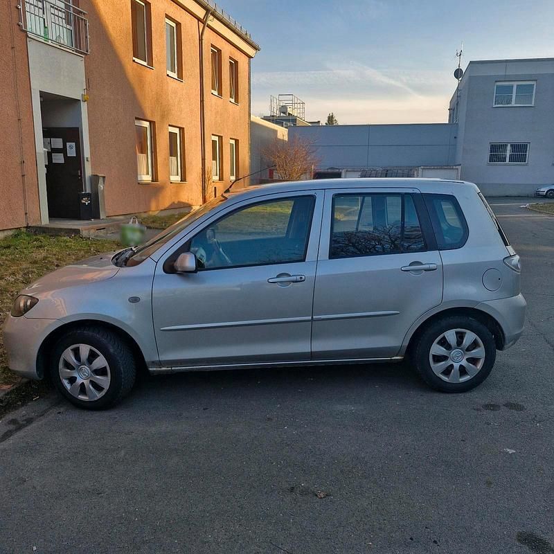 Gebraucht Mazda 2 75 PS (55 kW) 2006 Grau Kleinwagen