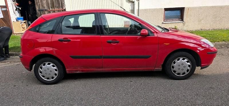 Rot Gebraucht 2004 Ford Focus Limousine | 500 € (Superpreis) - Bild 1/4