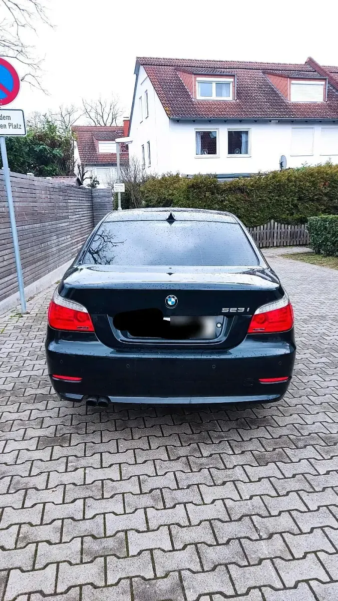 Gebraucht BMW 523 190 PS (139 kW) 2008 Schwarz Limousine
