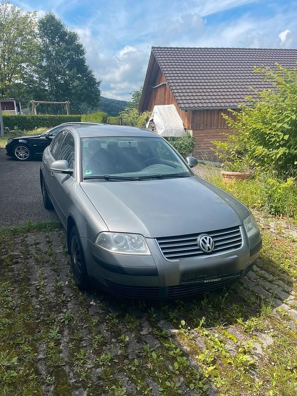 Silber Gebraucht 2004 VW Passat Limousine | 1.100 € (Guter Preis) - Bild 1/4
