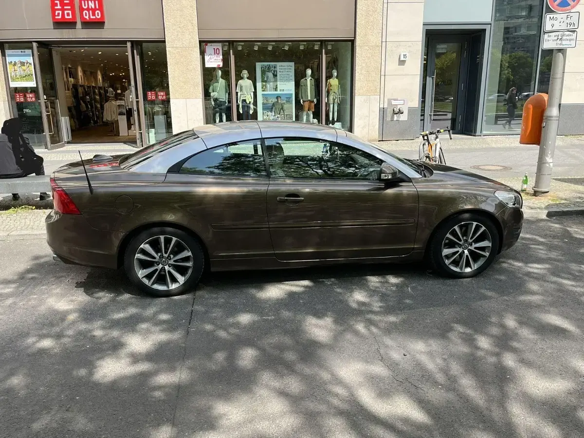 Gebraucht Volvo C70 Summum 230 PS (169 kW) 2012 Braun Cabrio