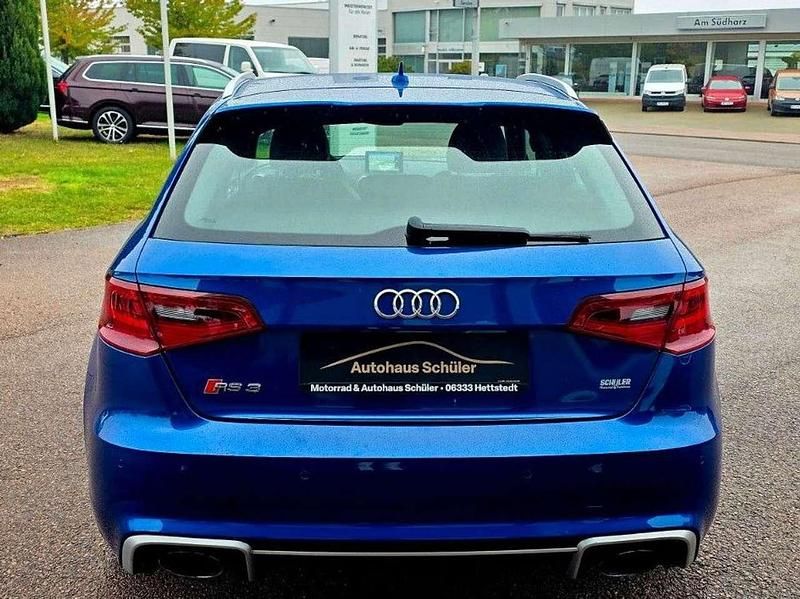Gebraucht Audi RS3 Sport 367 PS (269 kW) 2016 Sepangblau Limousine