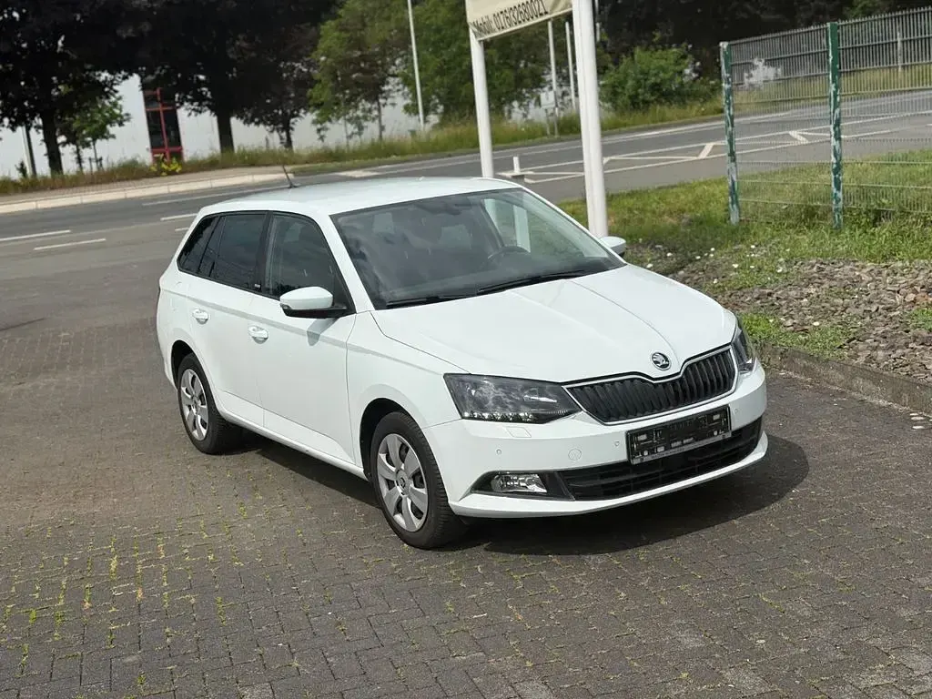 Gebraucht Skoda Fabia Joy 75 PS (55 kW) 2015 Weiß Kombi