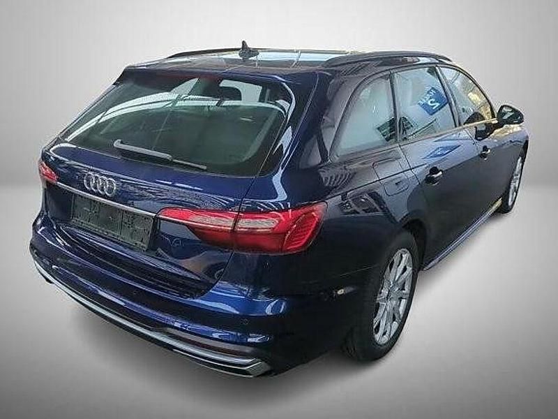 Gebraucht Audi A4 Advanced 204 PS (150 kW) 2021 Blue metallic Kombi