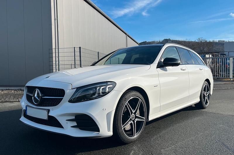 Gebraucht Mercedes C300 245 PS (180 kW) 2020 Weiß Kombi