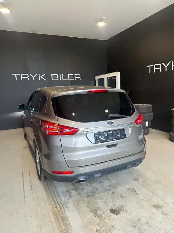 Gebraucht Ford S-MAX Titanium 209 PS (153 kW) 2016 Silber Van / Kleinbus