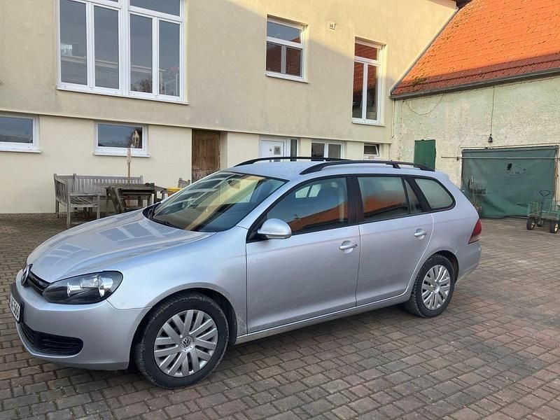Gebraucht VW Golf VI Trendline 105 PS (77 kW) 2011 Silber Kleinwagen